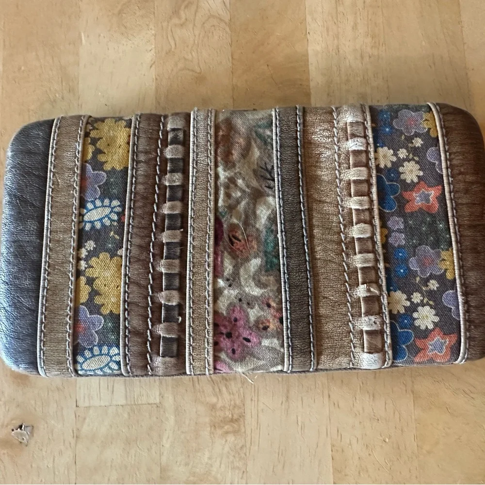 Floral Patchwork Wallet - Picture 1 of 5